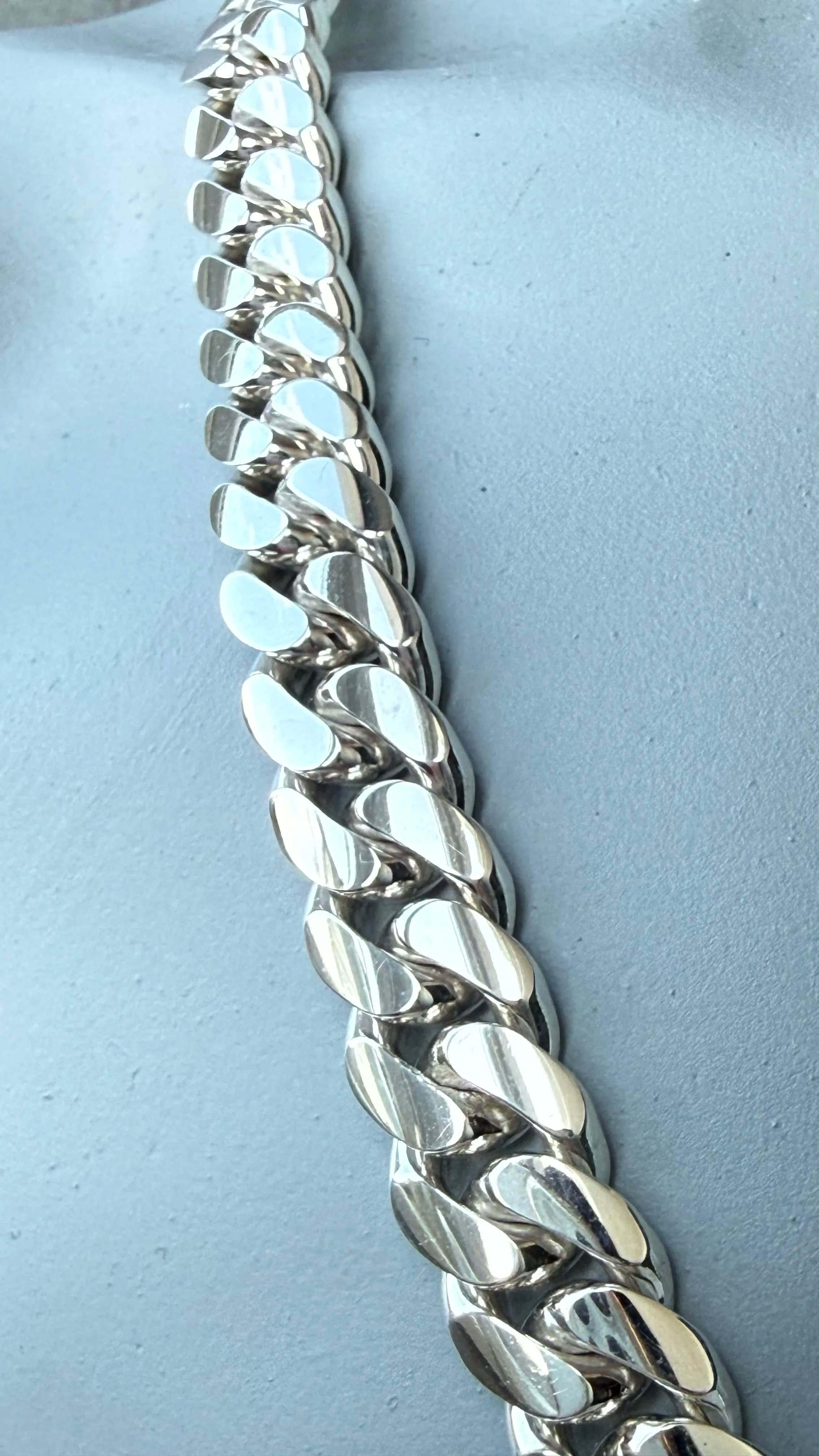 Cuban Link angle 4